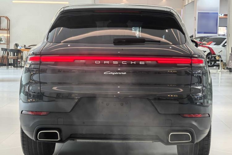 Used Porsche Cayenne E-Hybrid 2024 Cayenne E-Hybrid 2.0T Exterior 6