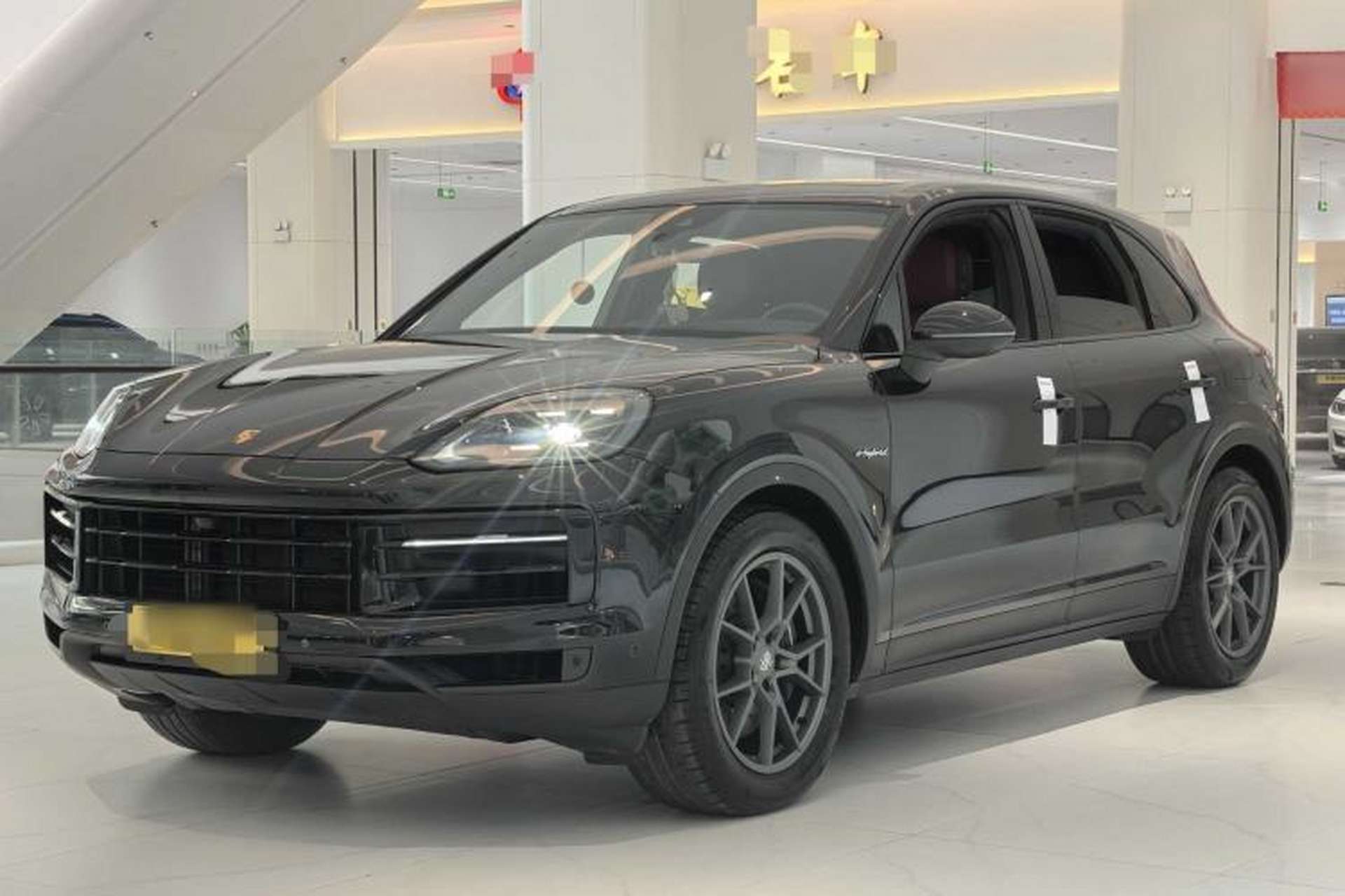 Used Porsche Cayenne E-Hybrid 2024 Cayenne E-Hybrid 2.0T Front Left 45 Deg