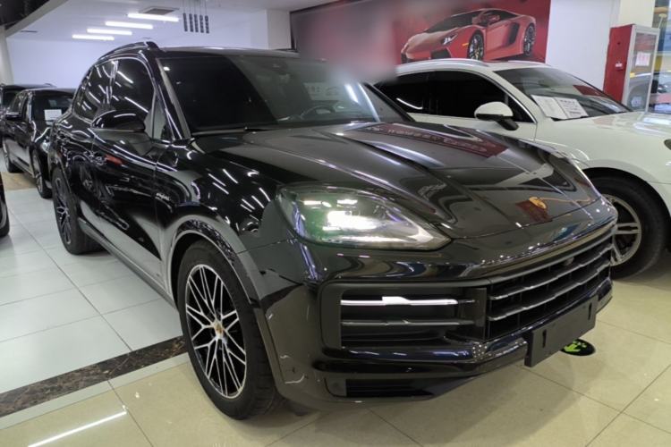 Used Porsche Cayenne E-Hybrid 2024 Cayenne E-Hybrid 2.0T Front Right 45 Deg