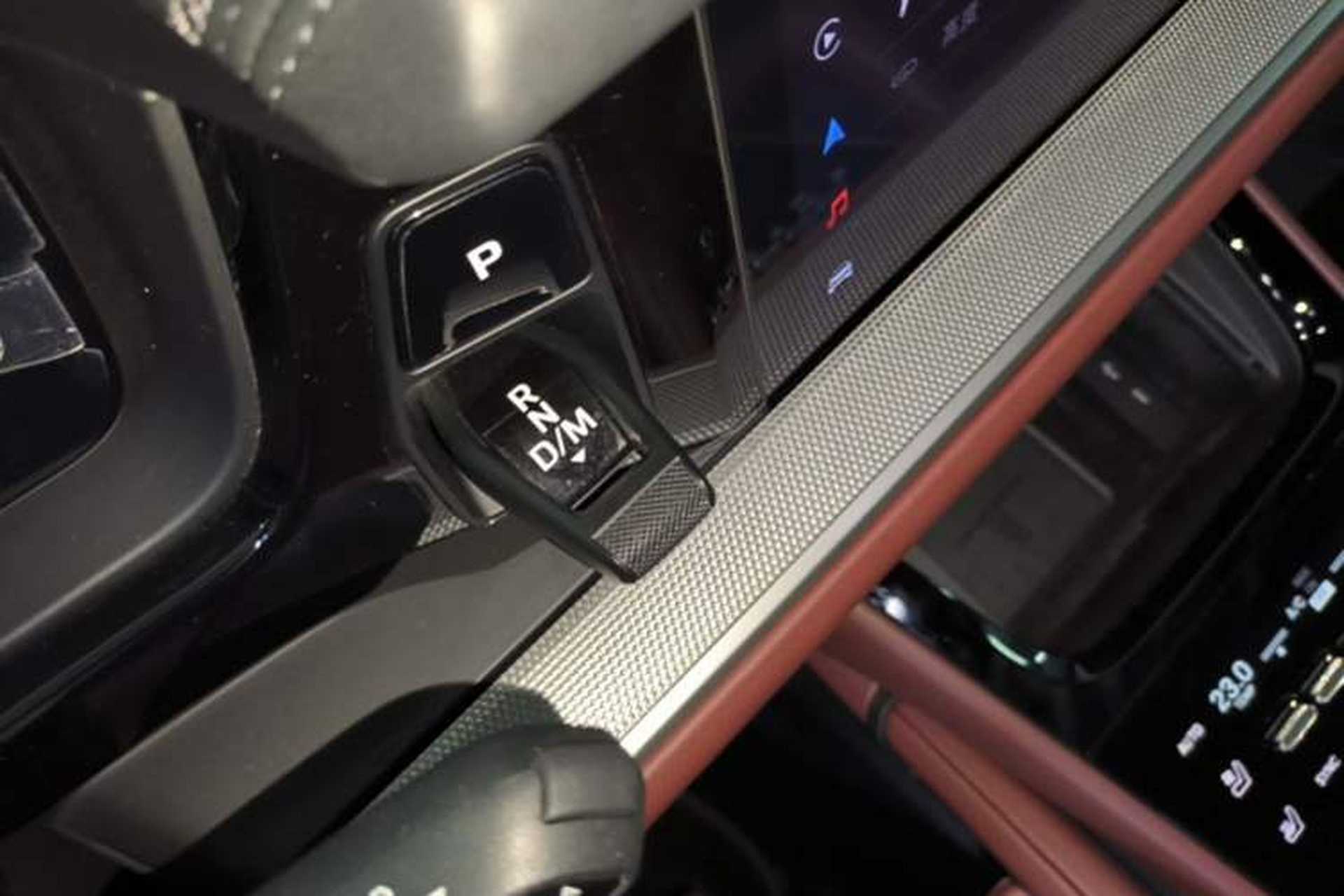 Used Porsche Cayenne E-Hybrid 2024 Cayenne E-Hybrid 2.0T Gear Lever