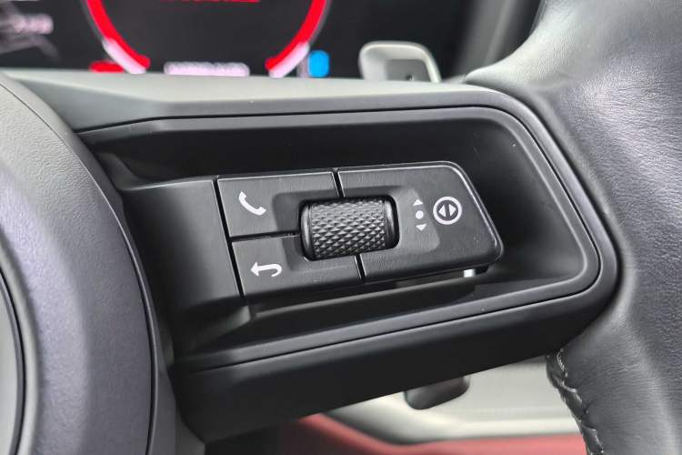 Used Porsche Cayenne E-Hybrid 2024 Cayenne E-Hybrid 2.0T Interior 1