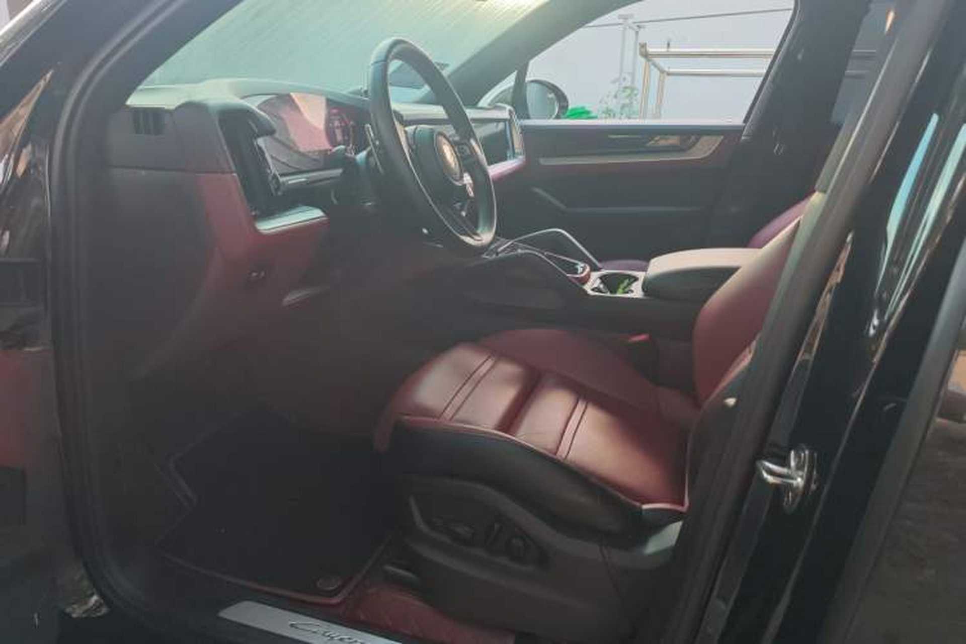Used Porsche Cayenne E-Hybrid 2024 Cayenne E-Hybrid 2.0T Interior 1