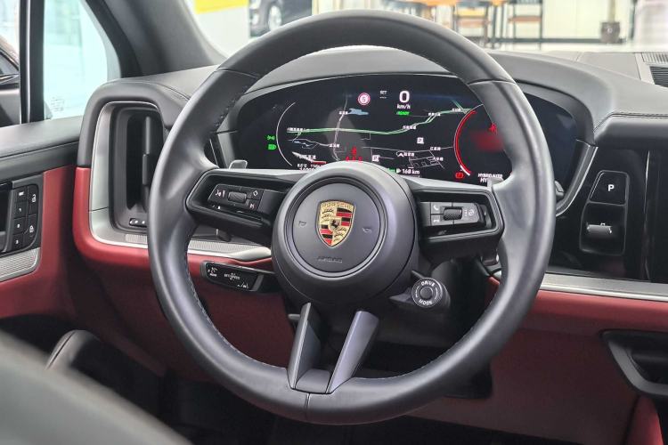 Used Porsche Cayenne E-Hybrid 2024 Cayenne E-Hybrid 2.0T Interior 3