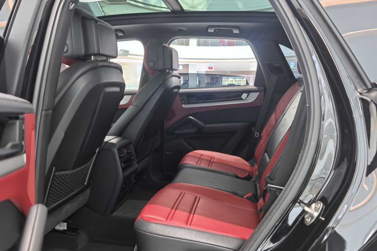 Used Porsche Cayenne E-Hybrid 2024 Cayenne E-Hybrid 2.0T Interior 9
