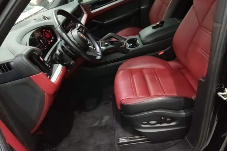 Used Porsche Cayenne E-Hybrid 2024 Cayenne E-Hybrid 2.0T Left Front Seat