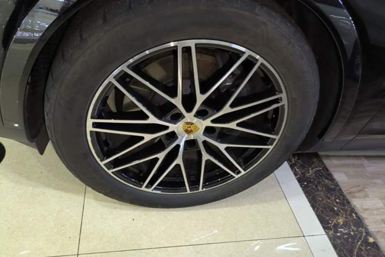 Used Porsche Cayenne E-Hybrid 2024 Cayenne E-Hybrid 2.0T Left Front Wheel Hub
