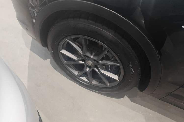 Used Porsche Cayenne E-Hybrid 2024 Cayenne E-Hybrid 2.0T Left Front Wheel Hub
