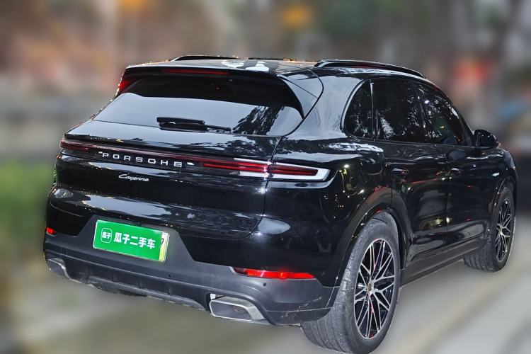 Used Porsche Cayenne E-Hybrid 2024 Cayenne E-Hybrid 2.0T Rear Right 45 Deg
