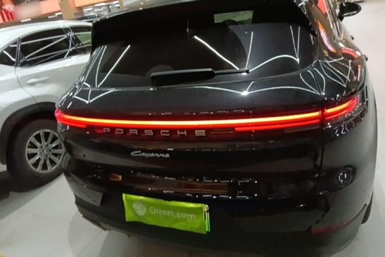 Used Porsche Cayenne E-Hybrid 2024 Cayenne E-Hybrid 2.0T Rear