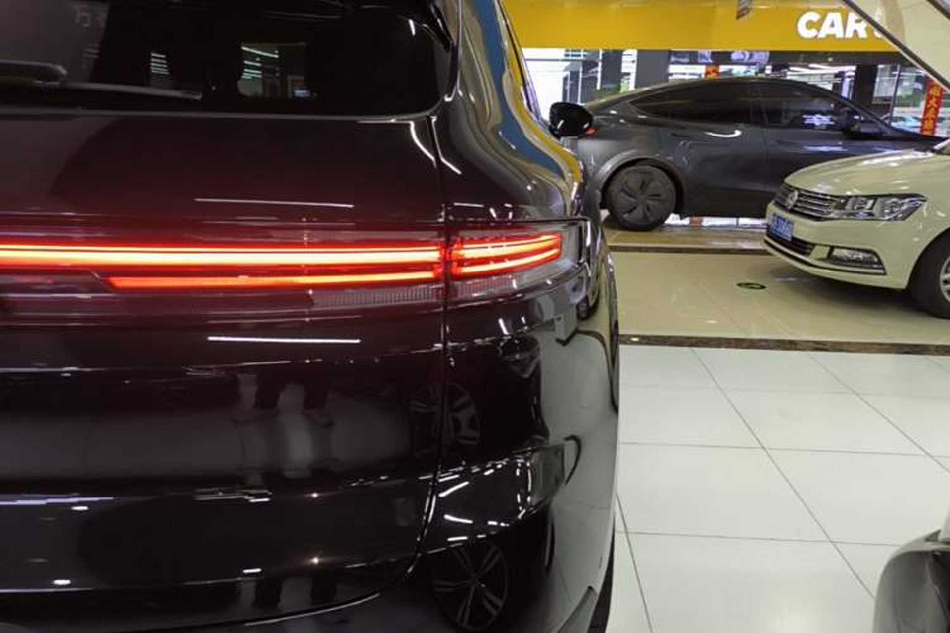 Used Porsche Cayenne E-Hybrid 2024 Cayenne E-Hybrid 2.0T Right Rear Taillight
