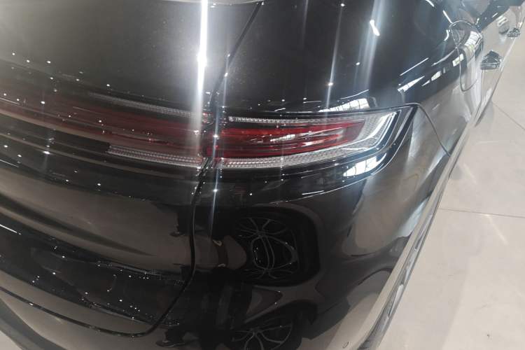Used Porsche Cayenne E-Hybrid 2024 Cayenne E-Hybrid 2.0T Right Rear Taillight