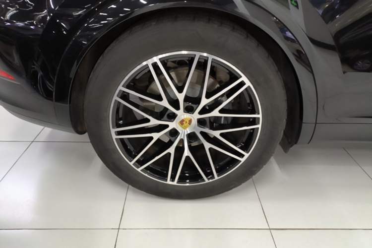 Used Porsche Cayenne E-Hybrid 2024 Cayenne E-Hybrid 2.0T Right Rear Wheel Hub