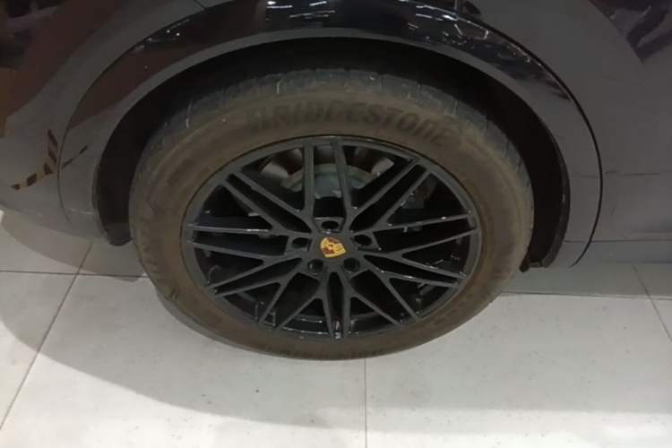 Used Porsche Cayenne E-Hybrid 2024 Cayenne E-Hybrid 2.0T Right Rear Wheel Hub
