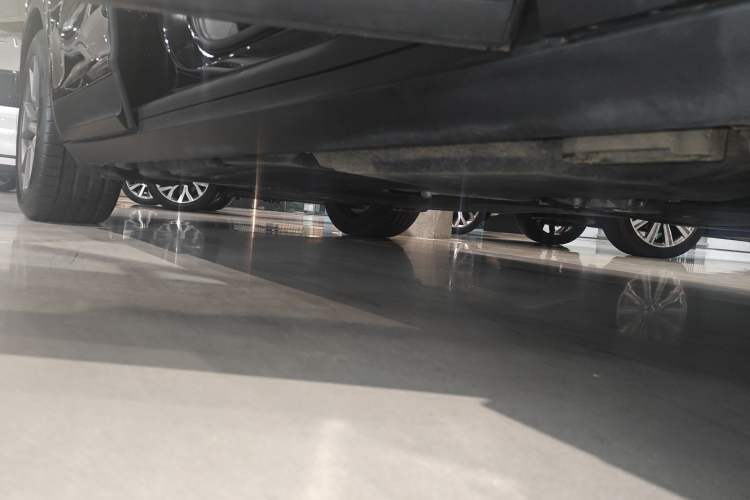 Used Porsche Cayenne E-Hybrid 2024 Cayenne E-Hybrid 2.0T Right Side Sill