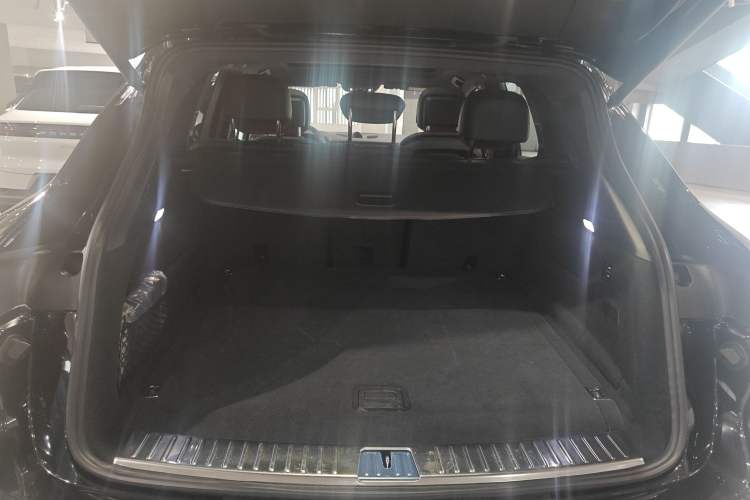 Used Porsche Cayenne E-Hybrid 2024 Cayenne E-Hybrid 2.0T Trunk