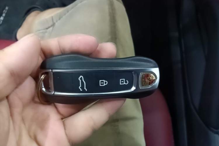 Used Porsche Cayenne E-Hybrid 2024 Cayenne E-Hybrid 2.0T Vehicle Key