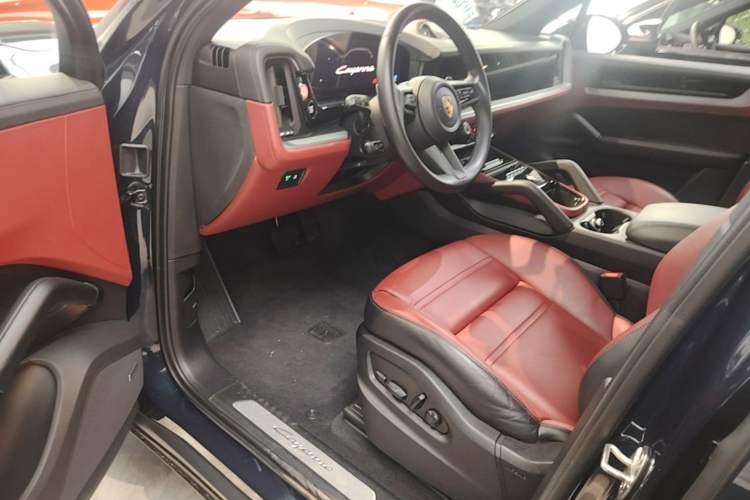 Used Porsche Cayenne E-Hybrid 2024 Cayenne E-Hybrid 2.0T Driver Seat