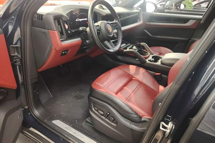 Used Porsche Cayenne E-Hybrid 2024 Cayenne E-Hybrid 2.0T Left Front Seat