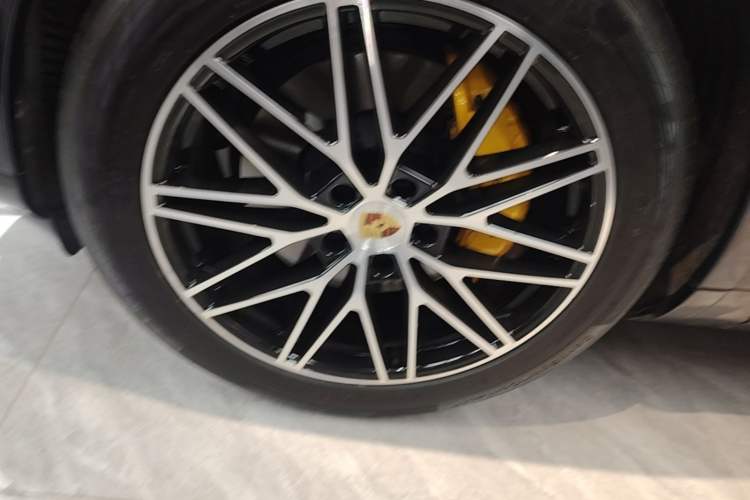 Used Porsche Cayenne E-Hybrid 2024 Cayenne E-Hybrid 2.0T Left Front Wheel Hub