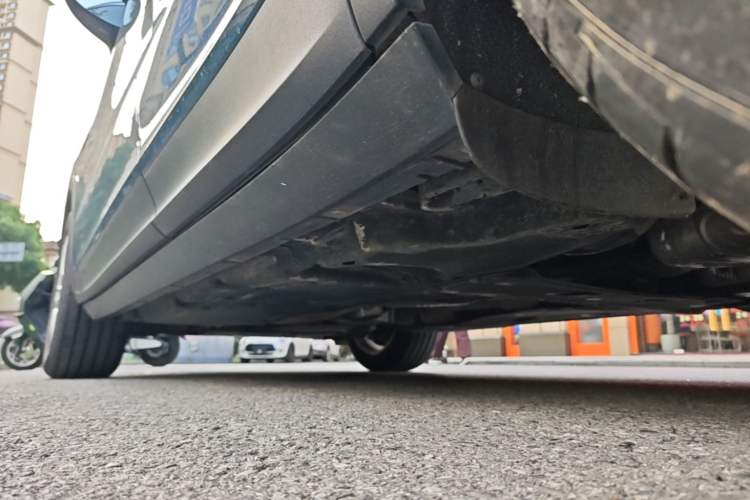 Used Porsche Cayenne E-Hybrid 2024 Cayenne E-Hybrid 2.0T Left Side Sill
