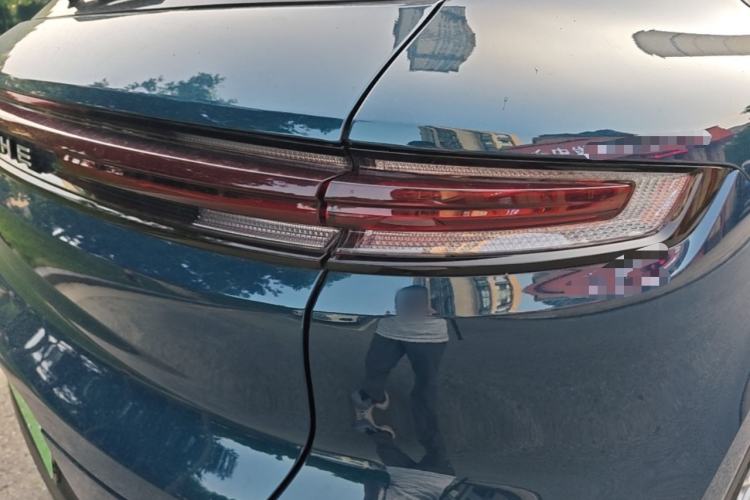 Used Porsche Cayenne E-Hybrid 2024 Cayenne E-Hybrid 2.0T Right Rear Taillight