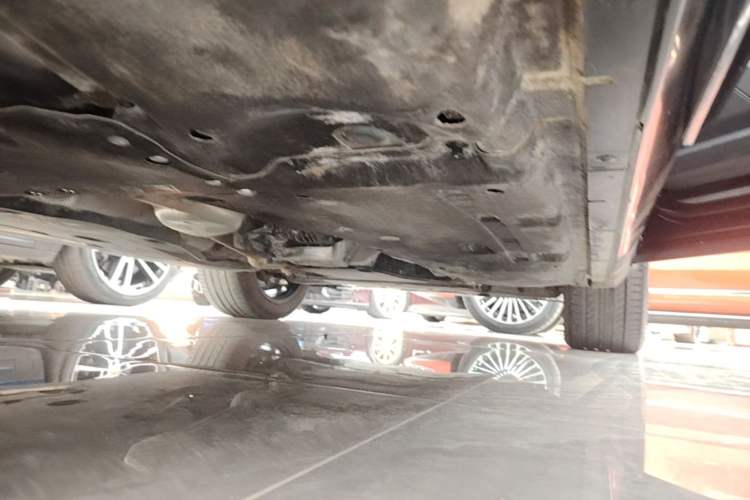 Used Porsche Cayenne E-Hybrid 2024 Cayenne E-Hybrid 2.0T Right Side Sill