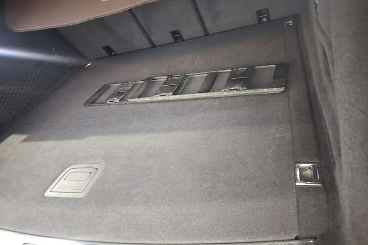 Used Porsche Cayenne E-Hybrid 2024 Cayenne E-Hybrid 2.0T Trunk