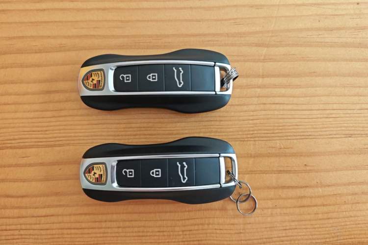 Used Porsche Cayenne E-Hybrid 2024 Cayenne E-Hybrid 2.0T Vehicle Key