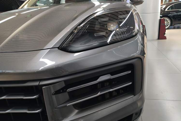 Used Porsche Cayenne E-Hybrid 2024 Cayenne E-Hybrid 2.0T Left Front Headlight