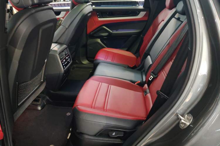 Used Porsche Cayenne E-Hybrid 2024 Cayenne E-Hybrid 2.0T Left Rear Seat