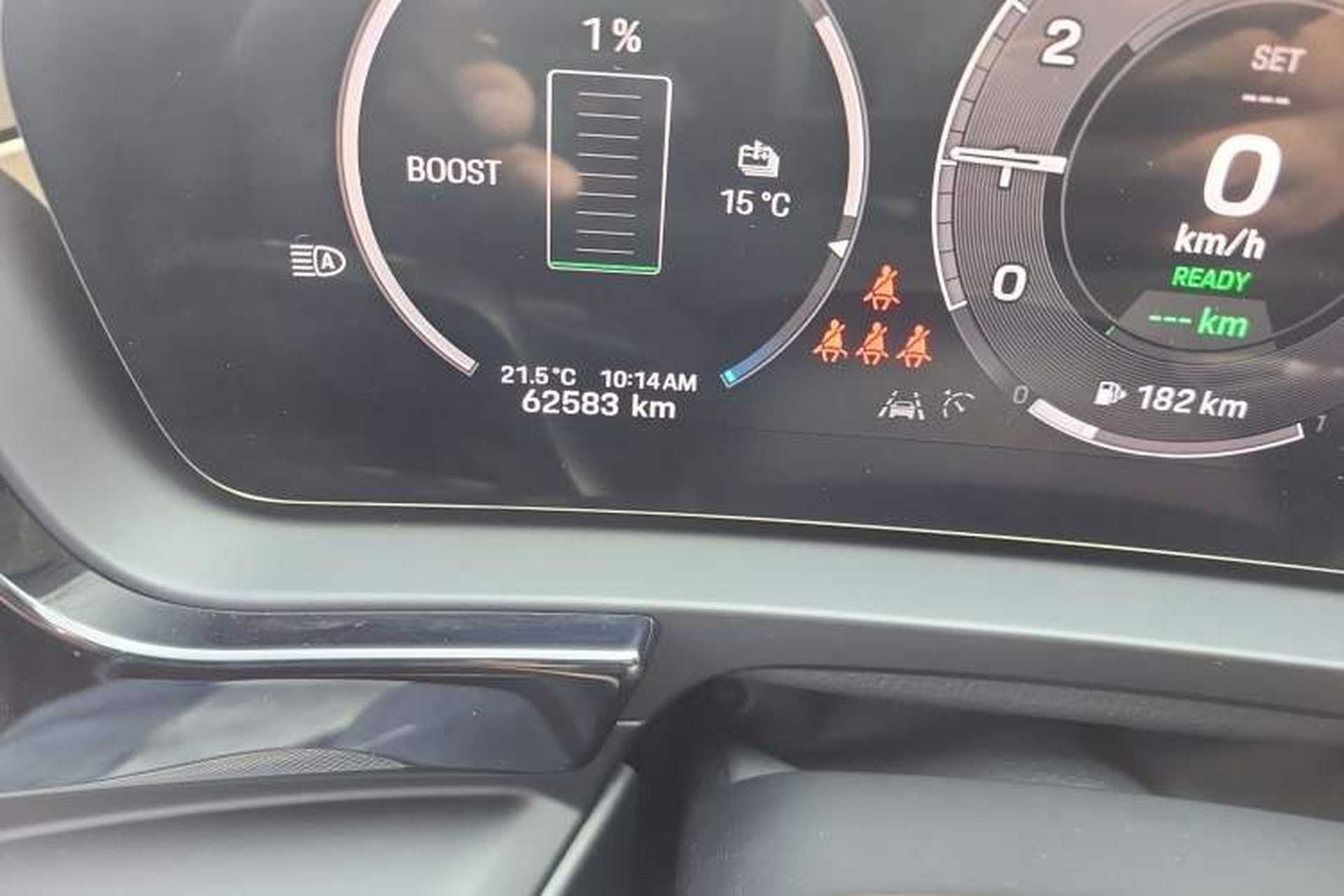 Used Porsche Cayenne E-Hybrid 2024 Cayenne E-Hybrid 2.0T Odometer Close Up