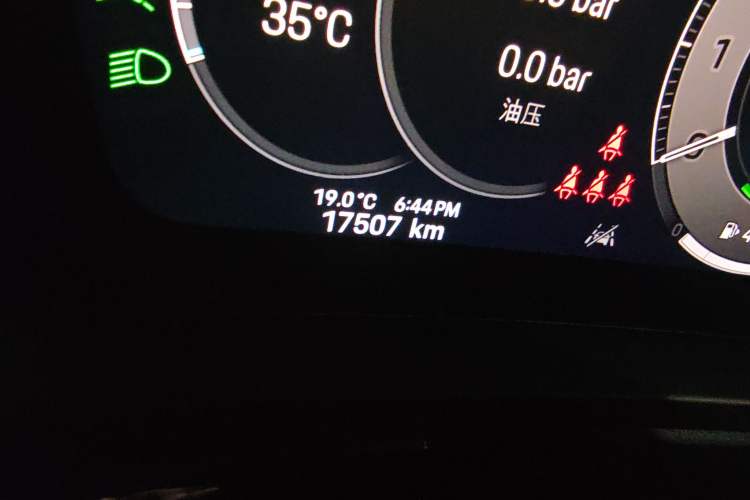 Used Porsche Cayenne E-Hybrid 2024 Cayenne Turbo E-Hybrid 4.0T Odometer Close Up