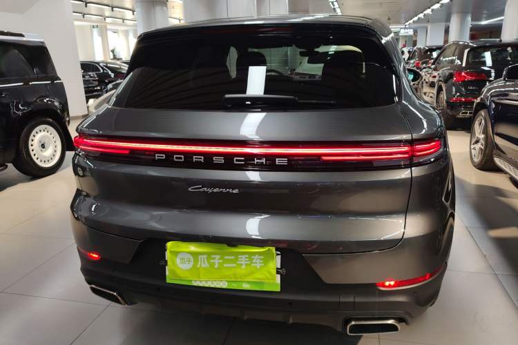 Used Porsche Cayenne E-Hybrid 2024 Cayenne E-Hybrid 2.0T Rear