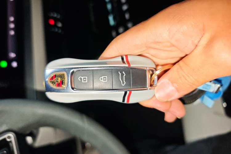 Used Porsche Cayenne E-Hybrid 2024 Cayenne Turbo E-Hybrid 4.0T Vehicle Key