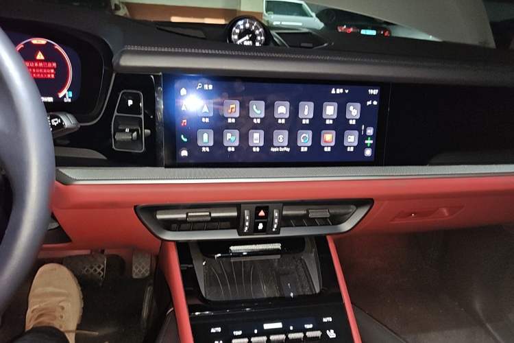 Used Porsche Cayenne E-Hybrid 2024 Cayenne E-Hybrid 2.0T Audio And AC Panel
