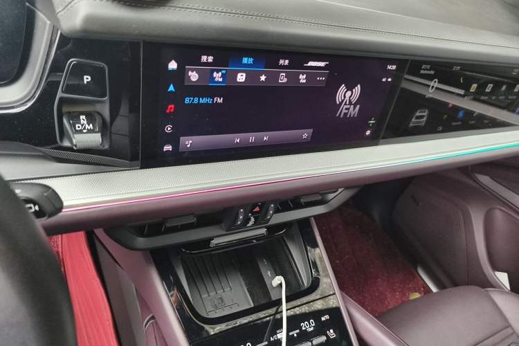 Used Porsche Cayenne E-Hybrid 2024 Cayenne E-Hybrid 2.0T Audio And AC Panel