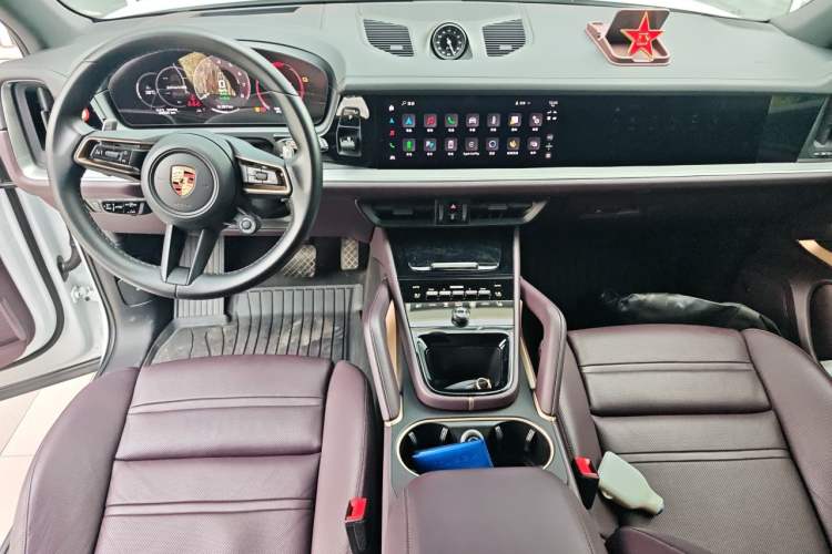 Used Porsche Cayenne E-Hybrid 2024 Cayenne E-Hybrid 2.0T Center Console