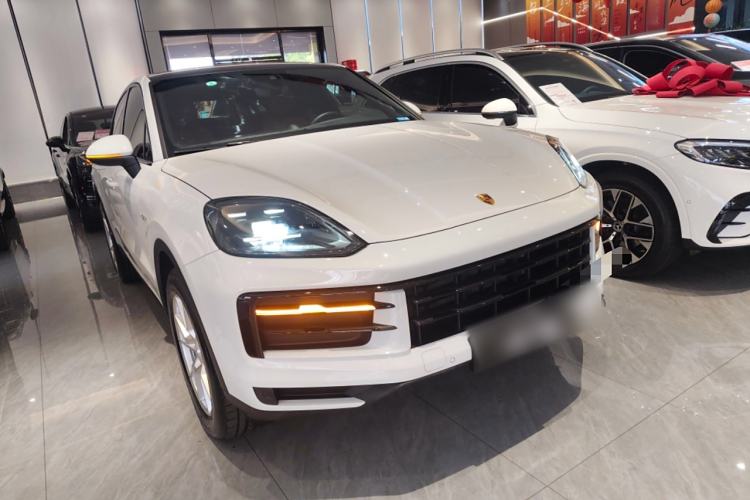 Used Porsche Cayenne E-Hybrid 2024 Cayenne Coupé E-Hybrid 2.0T Front Right 45 Deg