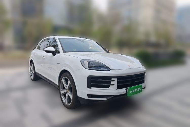 Used Porsche Cayenne E-Hybrid 2024 Cayenne E-Hybrid 2.0T Front Right 45 Deg