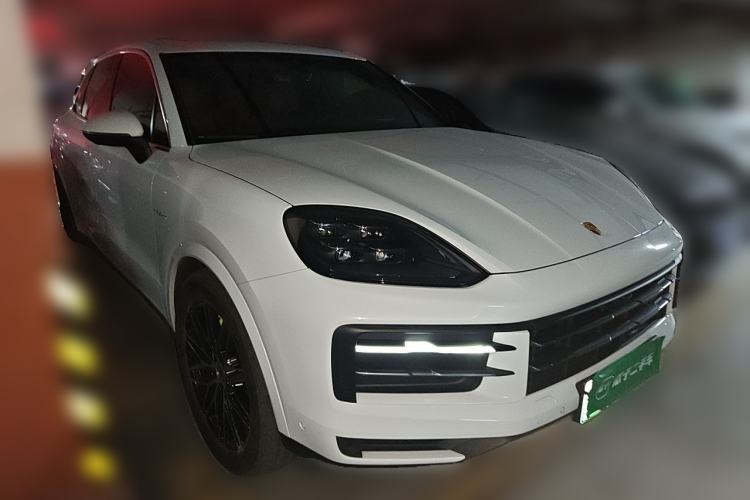 Used Porsche Cayenne E-Hybrid 2024 Cayenne E-Hybrid 2.0T Front Right 45 Deg