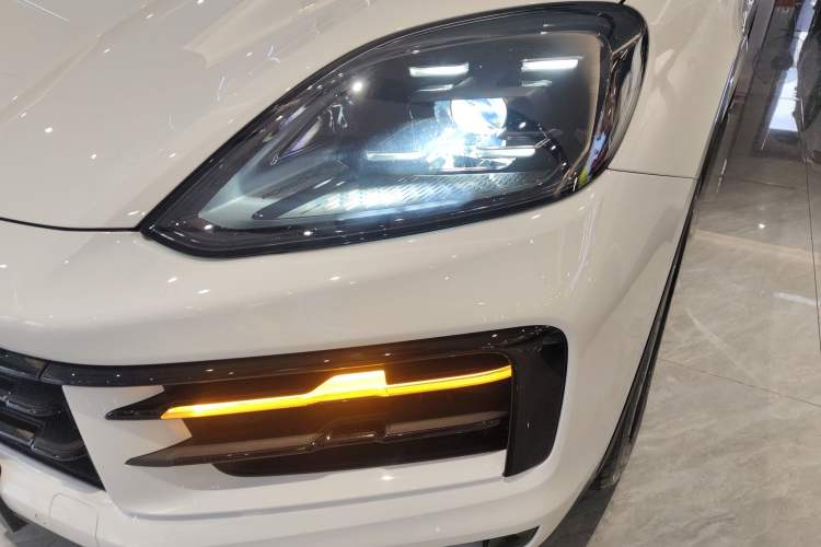 Used Porsche Cayenne E-Hybrid 2024 Cayenne Coupé E-Hybrid 2.0T Left Front Headlight