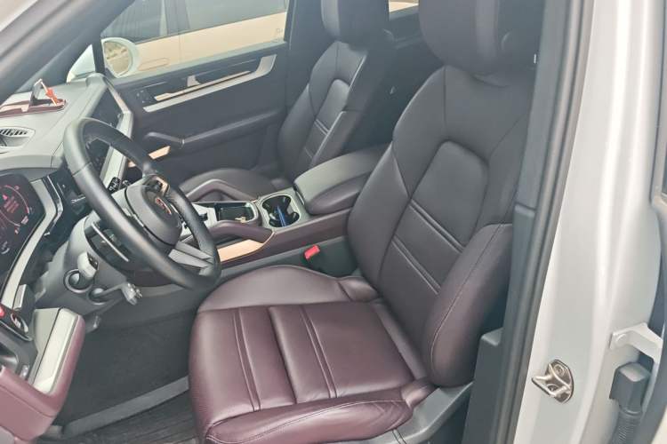 Used Porsche Cayenne E-Hybrid 2024 Cayenne E-Hybrid 2.0T Left Front Seat