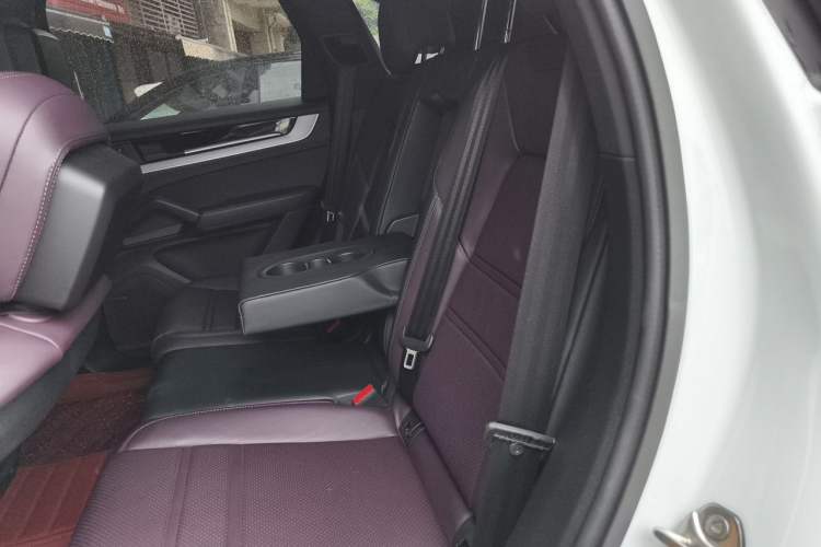 Used Porsche Cayenne E-Hybrid 2024 Cayenne E-Hybrid 2.0T Left Rear Seat