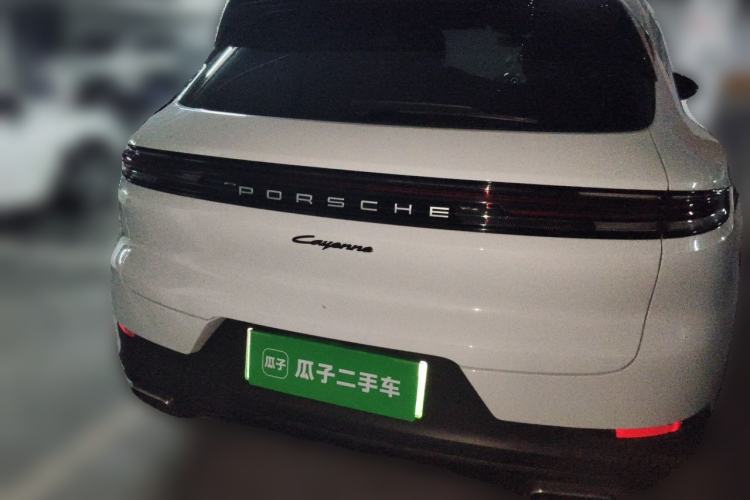 Used Porsche Cayenne E-Hybrid 2024 Cayenne E-Hybrid 2.0T Rear
