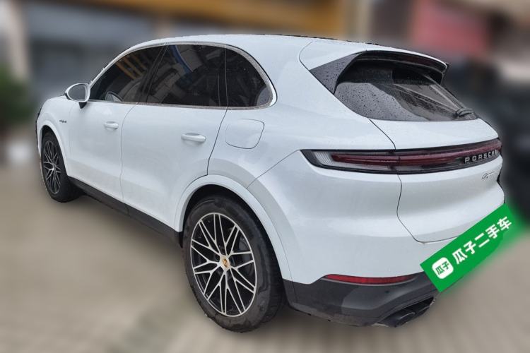 Used Porsche Cayenne E-Hybrid 2024 Cayenne E-Hybrid 2.0T Rear Left 45 Deg