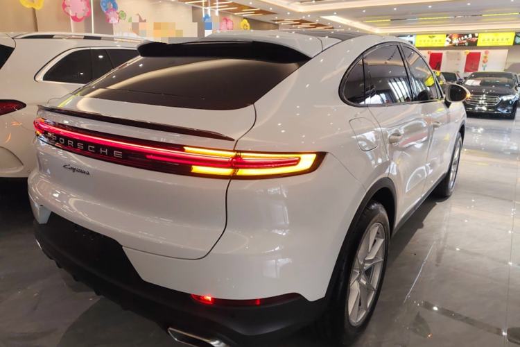 Used Porsche Cayenne E-Hybrid 2024 Cayenne Coupé E-Hybrid 2.0T Rear Right 45 Deg