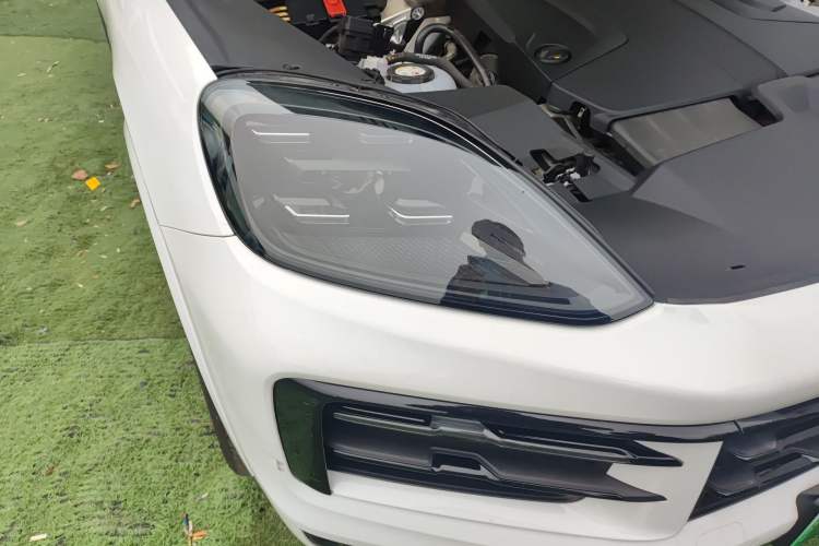 Used Porsche Cayenne E-Hybrid 2024 Cayenne E-Hybrid 2.0T Right Front Headlight