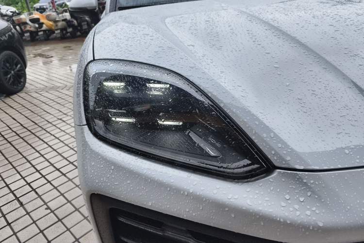 Used Porsche Cayenne E-Hybrid 2024 Cayenne E-Hybrid 2.0T Right Front Headlight