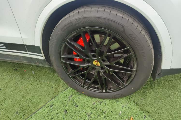Used Porsche Cayenne E-Hybrid 2024 Cayenne E-Hybrid 2.0T Right Front Wheel Hub