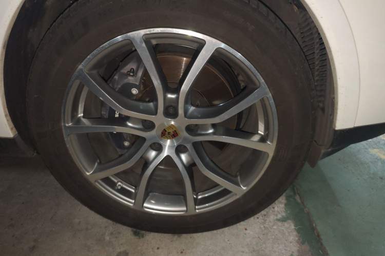 Used Porsche Cayenne E-Hybrid 2024 Cayenne E-Hybrid 2.0T Right Front Wheel Hub